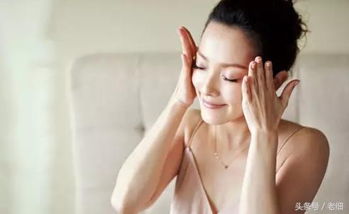 化妆棉爽肤水的正确使用方法,化妆棉正确使用方法