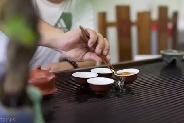 一横一竖，方见足球江湖