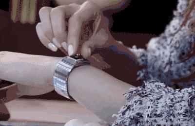 女人的腕表不需要很多把迪丽热巴戴过的四款都收了就够了