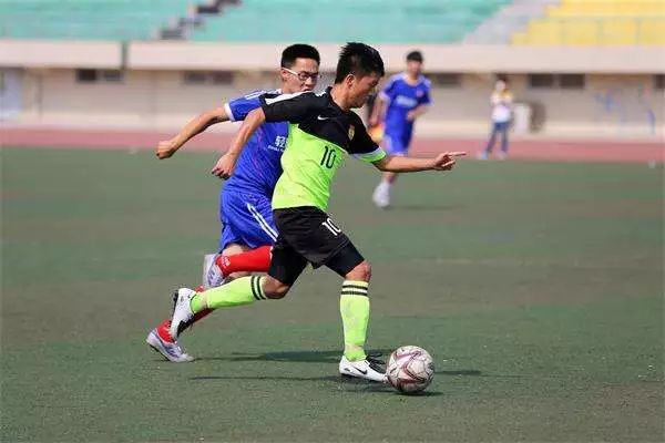 业余足球最好的足球鞋,如何挑适合自己脚型的足球鞋