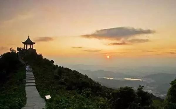 鹏城第一峰梧桐山要不要门票,鹏城第一峰梧桐山顶
