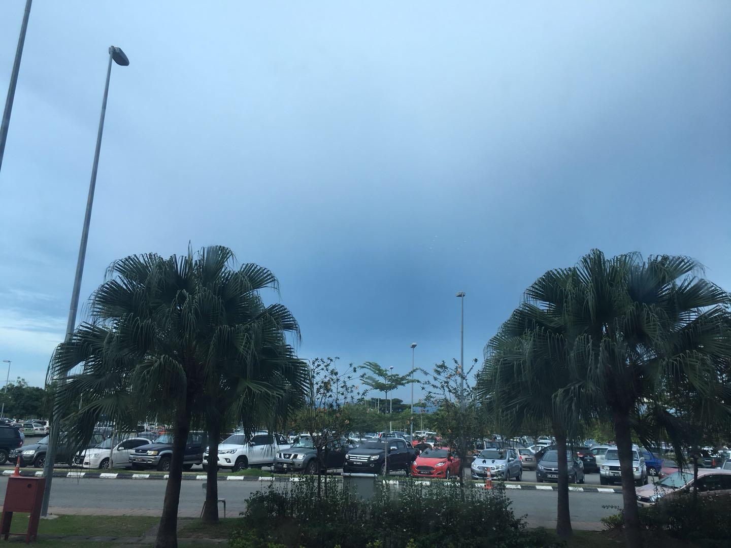 在马来西亚的沙巴码头，中国女生很受欢迎