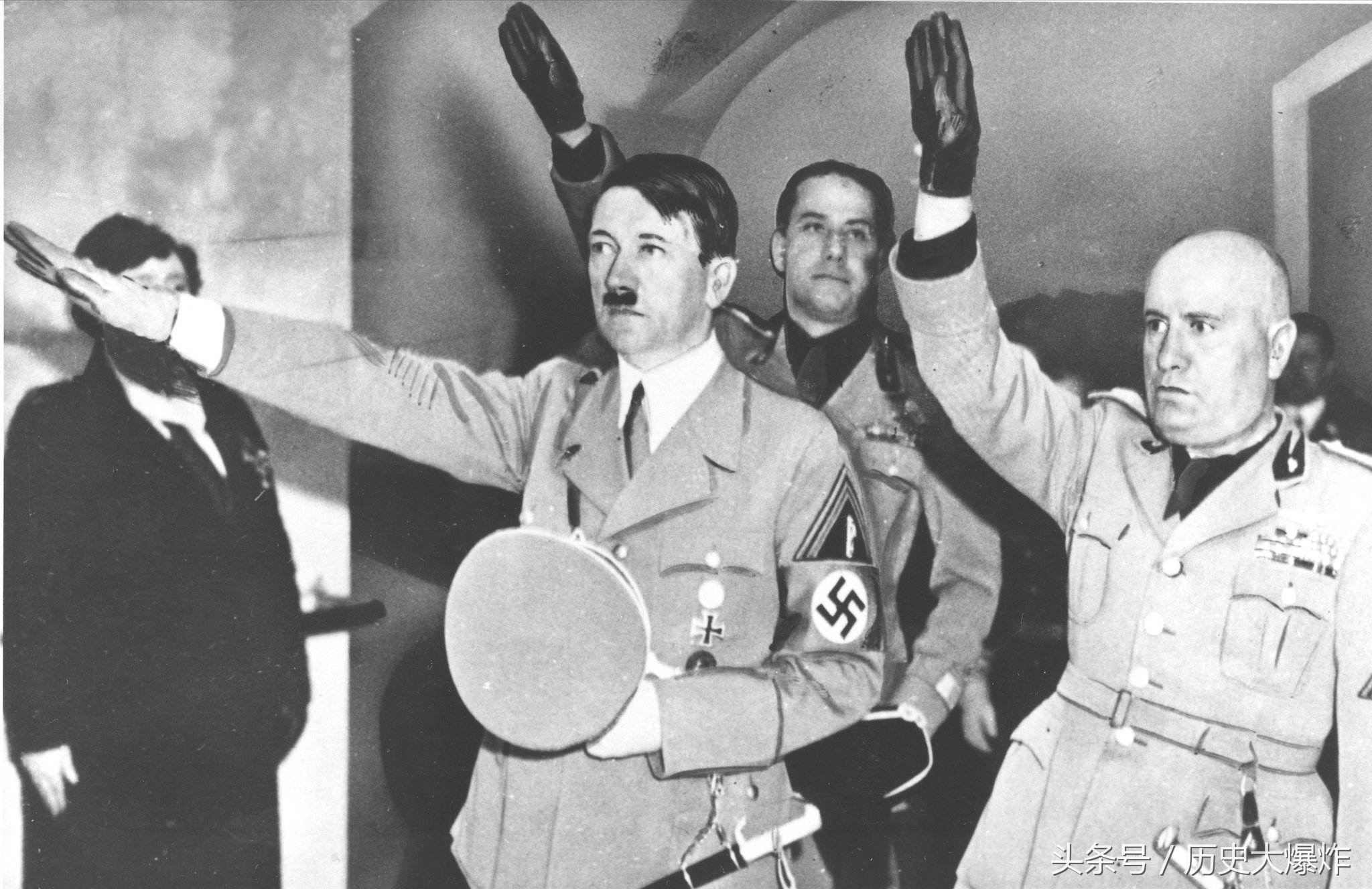 欧洲的穷屌丝，数次失业后发明出二战幽灵，几亿人因他而死