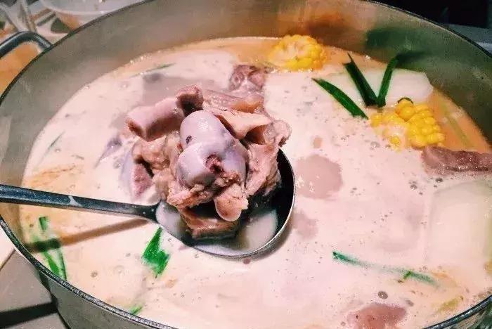 寒冷的冬天全靠这锅汤续命,冬天一碗汤暖心又暖胃