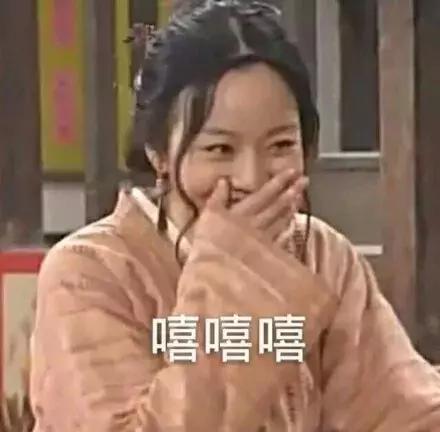 婚纱照挂在卧室床对面的墙上好吗,主婚纱照摆放在卧室的最佳效果图