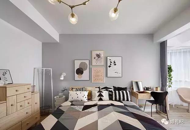 婚纱照挂在卧室床对面的墙上好吗,主婚纱照摆放在卧室的最佳效果图