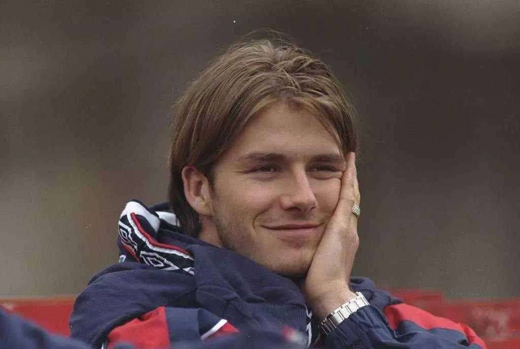 天下足球贝克汉姆背影,贝克汉姆足球经典片段