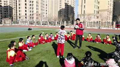 中国校园足球课,中国体育课都做什么运动