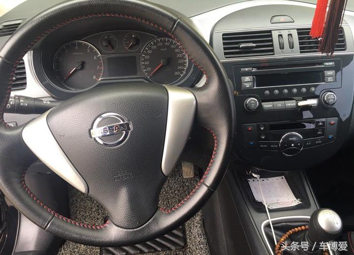 硬派五菱宏光s,买菜车的外表性能怎么样