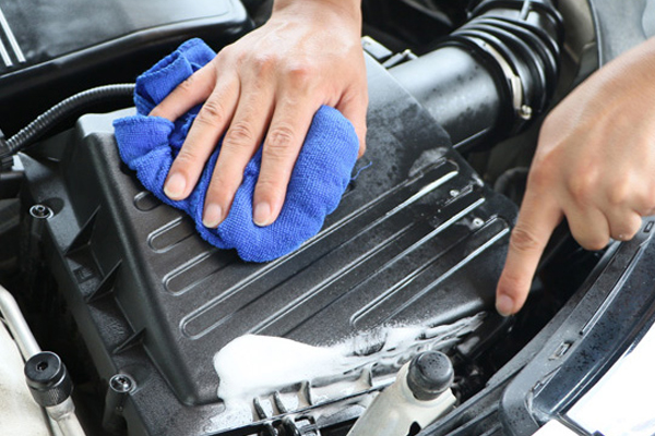 清洗发动机舱的正确方法,保赐利清洗发动机舱