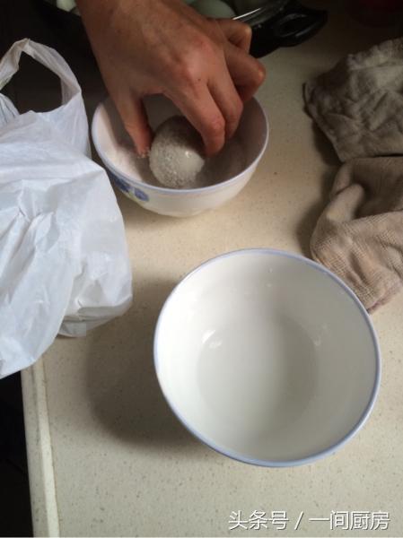 怎样腌制咸鸭蛋最好吃的做法,腌咸鸡蛋咸鸭蛋快速冒油的方法