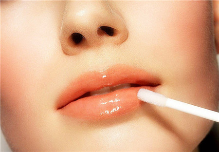 滋润保湿一支唇膏拯救颜值,秋冬滋润持久的唇膏