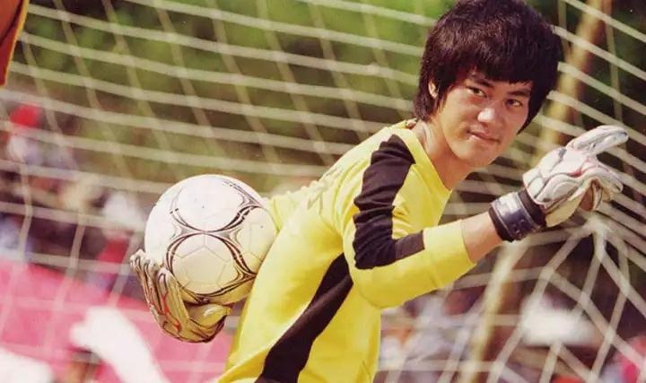 周星驰一张卫生纸的用处,一卷卫生纸也有它的作用