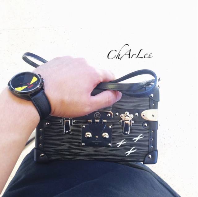 fendi小怪兽双肩包,fendi小怪兽男包2020款