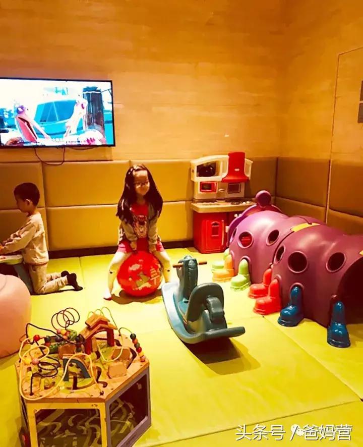 「青岛亲子」五星酒店里的亲子天地！儿童自助，还有动画片！