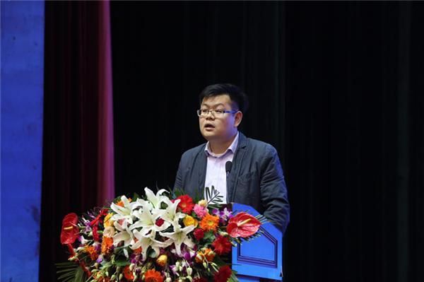 群英汇聚中原纵论经济大势第三届资本力量论坛成功举行