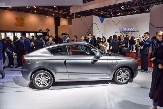 这款国产跑车颜值很帅气，充一次电能跑半个省，仅售15万