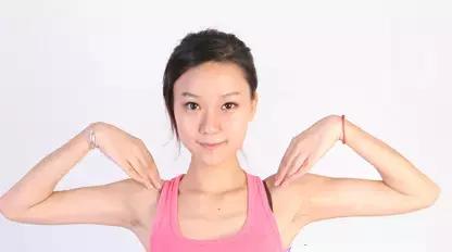 瑜伽练手臂力量最好的方法,空中瑜伽幻椅式手臂平举功效