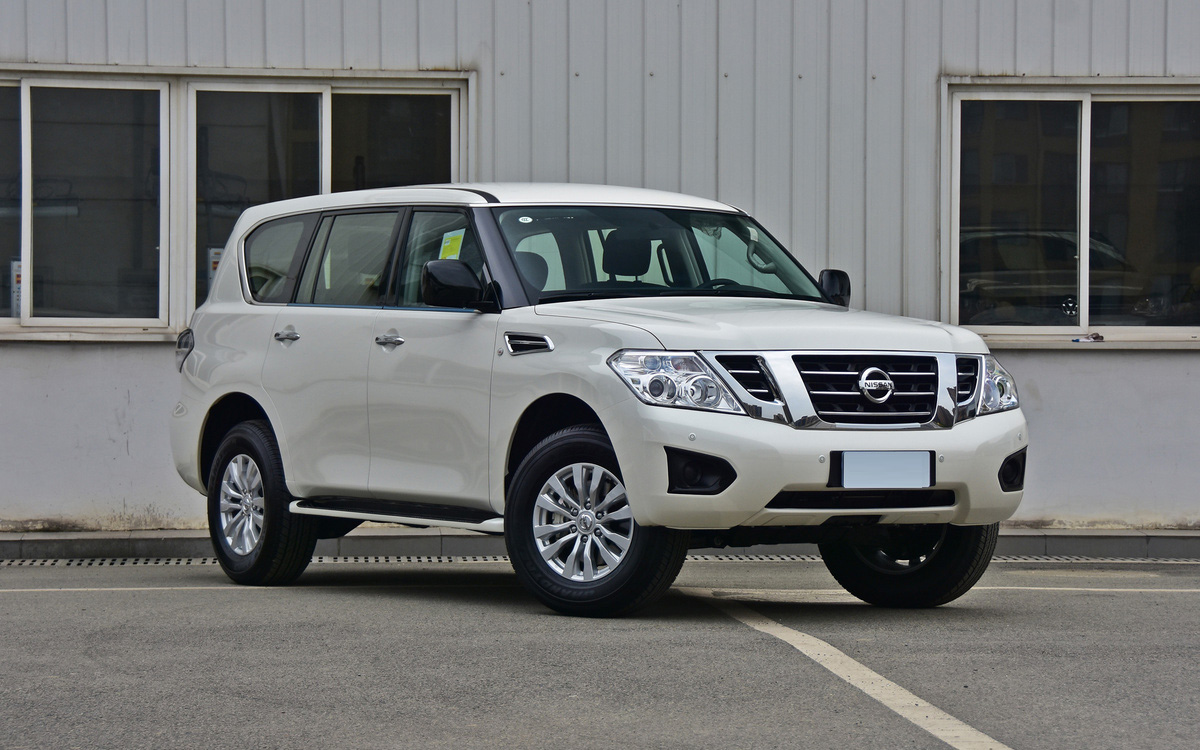 一汽普拉多贵得没谱，50万精明的人买这款全尺寸SUV，V6四驱俱全