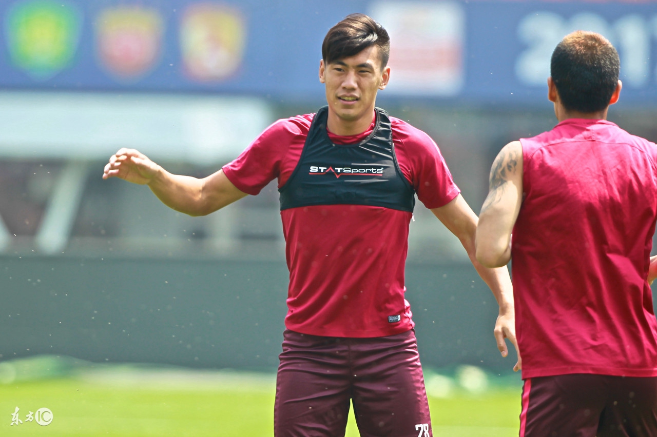 中国足球总成笑柄中超盛典给自己发奖185政策愁坏“梅西”