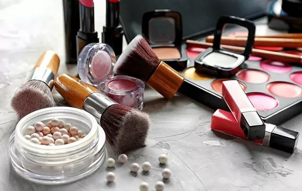 双十一没买够？没关系，年末折扣季，去香港继续扫货！