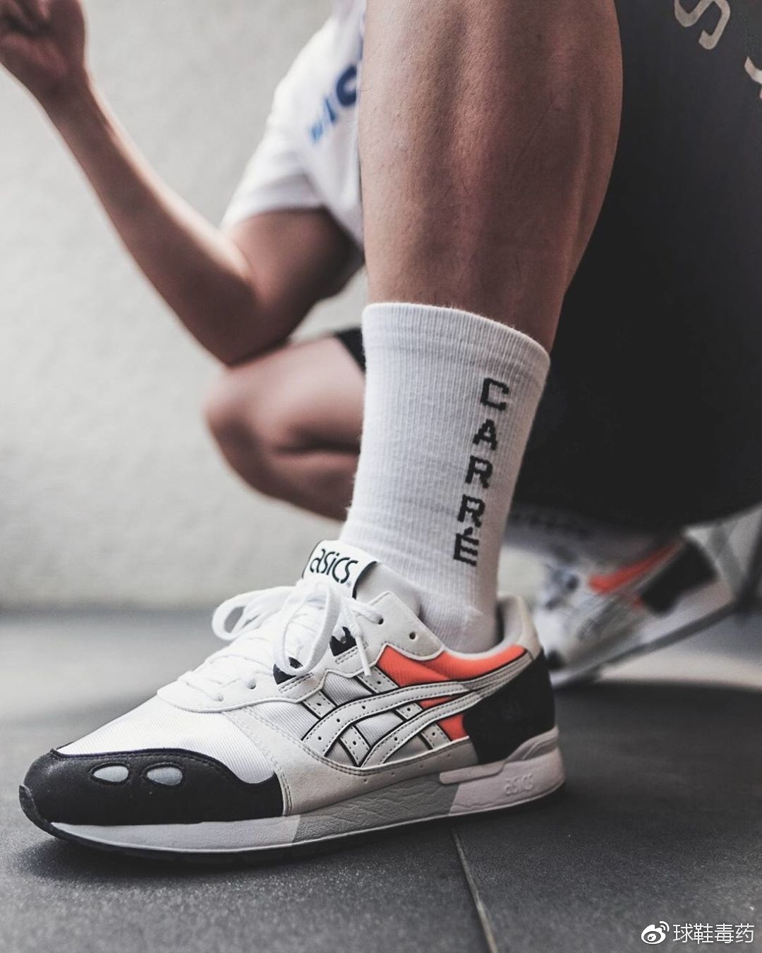 袜子老滑到鞋底怎么办,鞋子不穿袜子鞋底粘脚