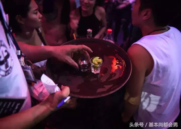 大批中国人去泰国旅游,越来越多的中国人去韩国旅游