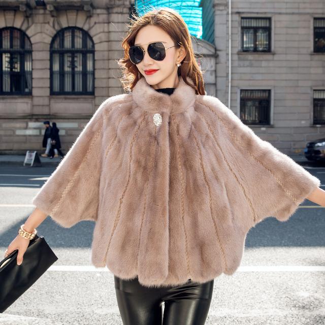 奔三奔四女人少穿羽绒服，学学香港女人这样穿皮草，满满女人味