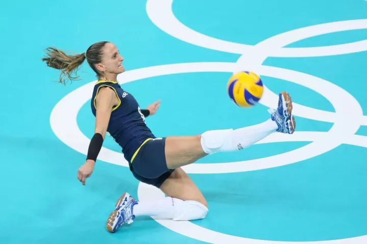 自由人防守取位,自由人怎么防守四号位