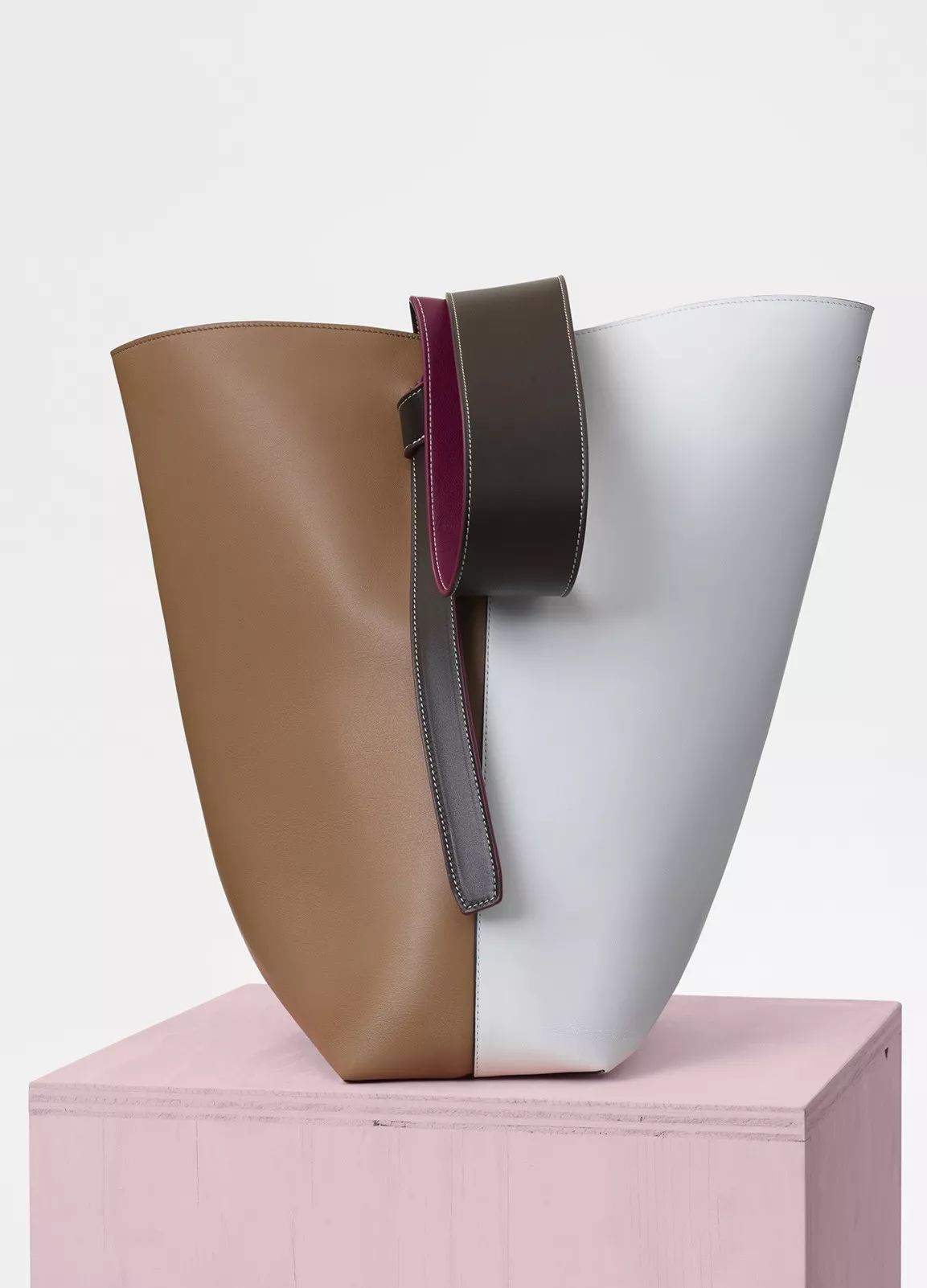 月薪5000的我是怎么存钱买房的,月入多少穿得起celine