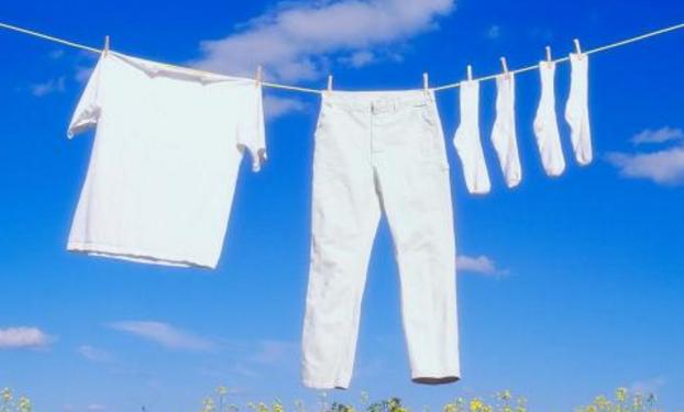 衣服穿的太脏如何轻松洗掉,白色衣服染上火龙果怎样快速洗掉