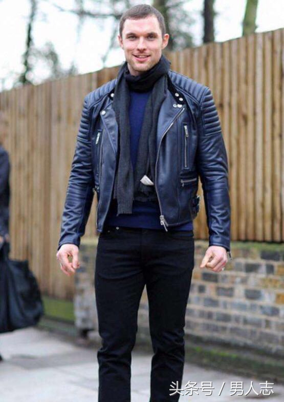 比较长的男围巾怎么戴才好看,毛线围脖怎么打男士围巾