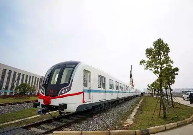 倒计时43天！武汉首条高富帅专列地铁下月就要通车啦！