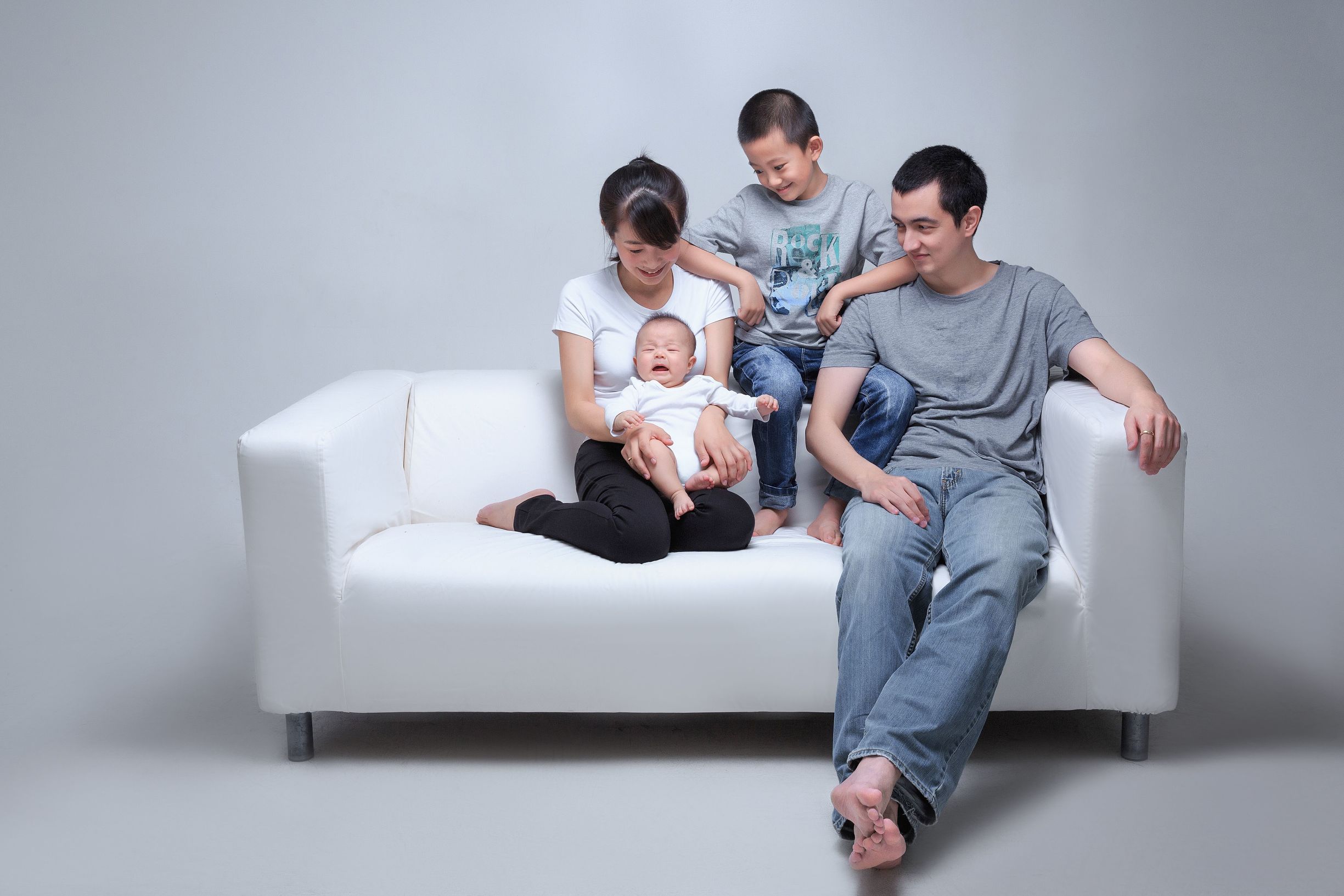 老大不想让妈妈生老三,老大不想要二胎