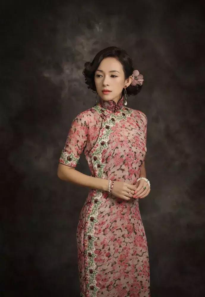 章子怡扔鞋是真的假的,章子怡不规则耳环