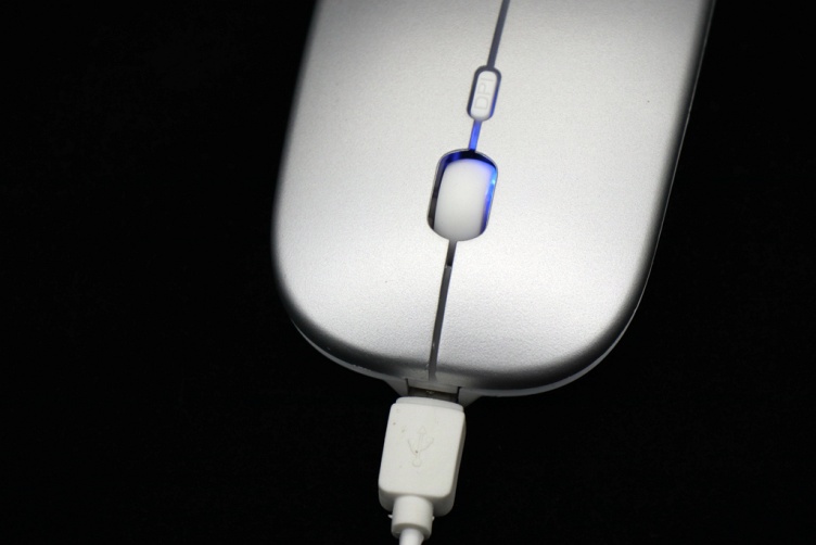 英菲克m1p无线鼠标测评视频,英菲克p-m1鼠标拆解