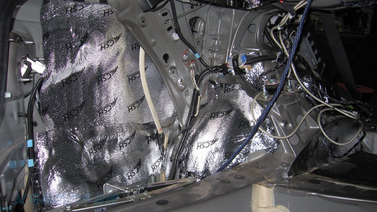 丰田锐志音响有杂音,丰田锐志启动噪音大怎么解决