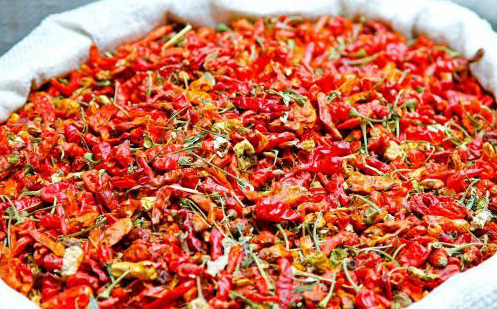 唇部干燥起皮是什么病,唇部干燥起皮怎么护理