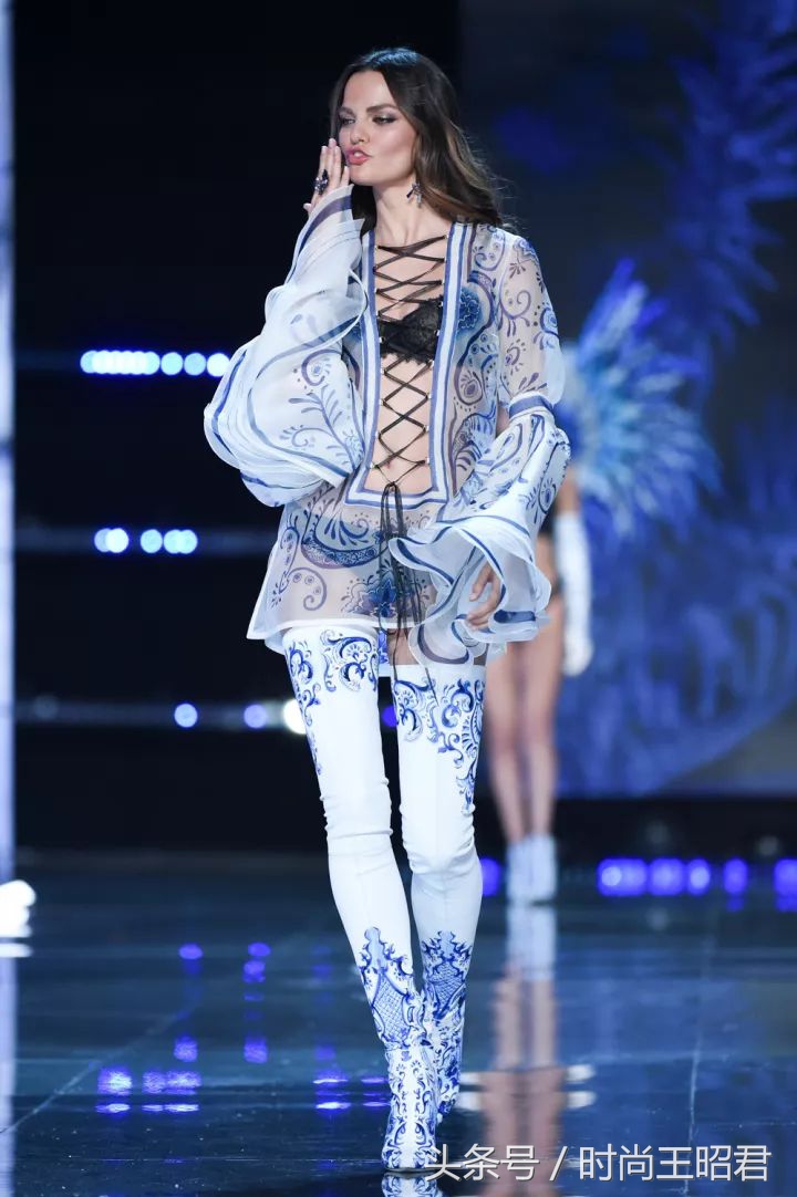 维多利亚的秘密走秀图片,16年维多利亚的秘密走秀