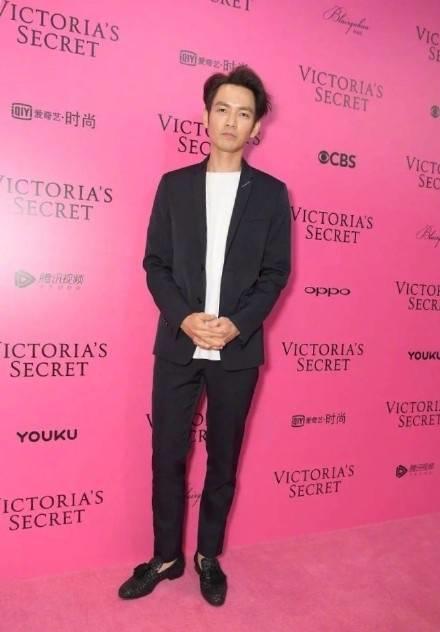 奚梦瑶摔倒内情曝光,奚梦瑶摔倒了视频