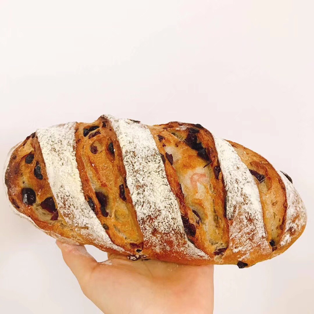 面包烘烤为何会回缩呢,面包的烘烤技巧