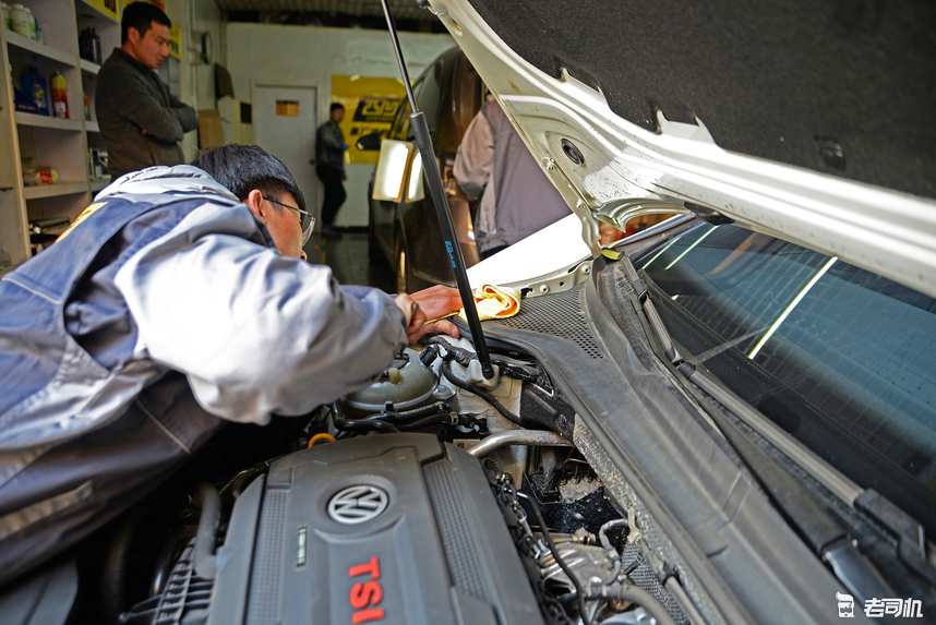 途虎钣金喷漆修复凹陷一般多少钱,汽车钣金凹陷修复喷漆正规流程