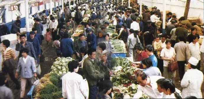 30年前沈阳老照片中街,沈阳市80年代的老照片