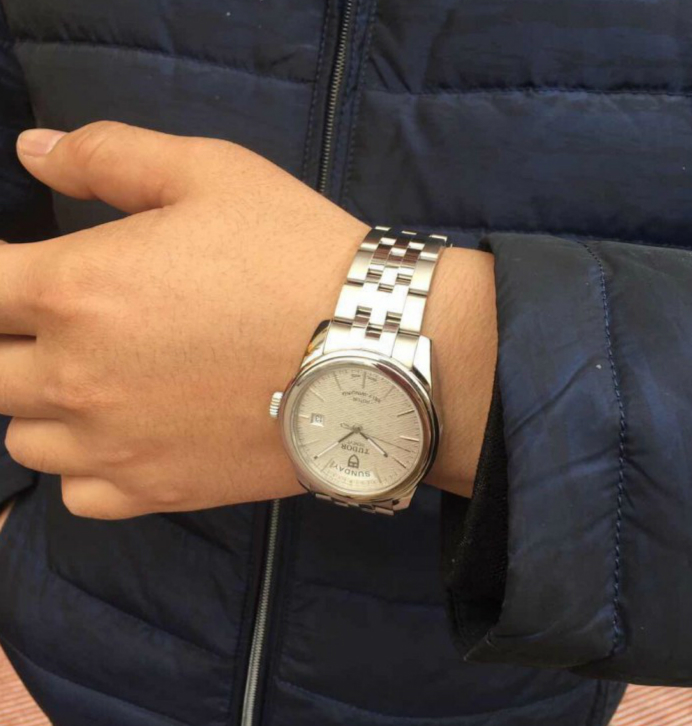 月收入10000戴什么表,月收入一万适合戴什么手表