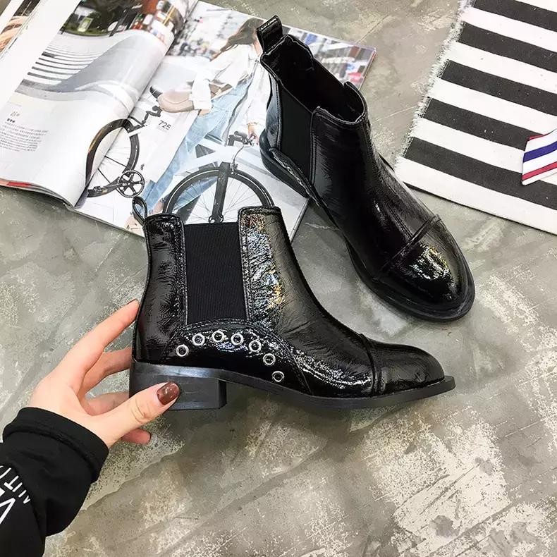 漆皮白色短靴子女2022爆款洋气,个性短靴时尚潮流