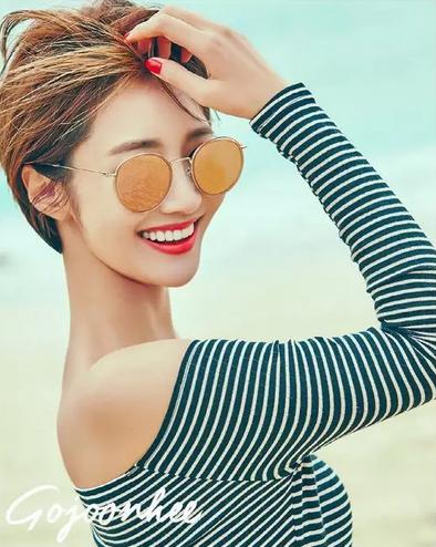 适合40-50岁圆脸中长发发型,适合圆脸微胖女生发型中长卷发