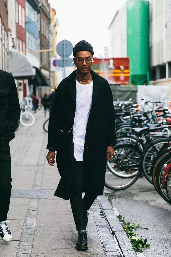 尽管山寨货很多，但谁都想买一双正宗的「Dr.Martens」