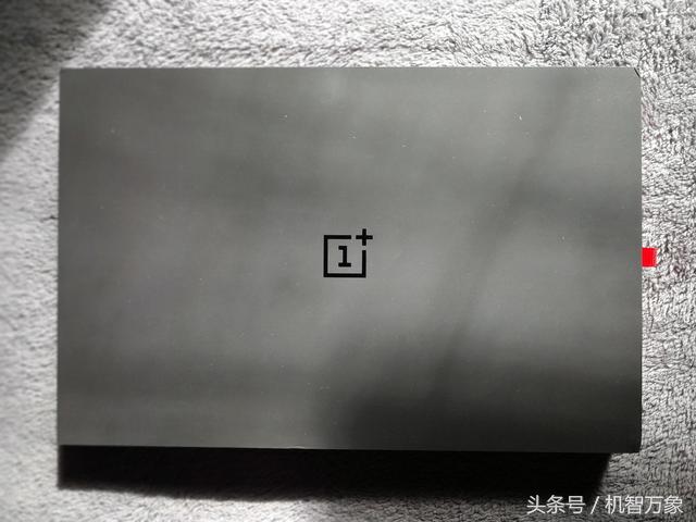 一加5t限定版,一加5t国行版和国际版