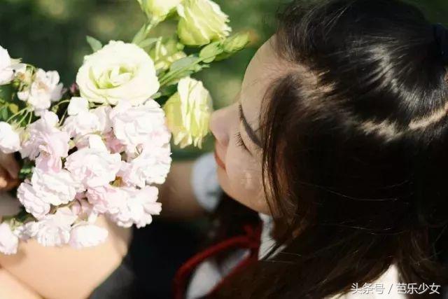 什么样的口红色号显皮肤白,最新流行口红色号推荐