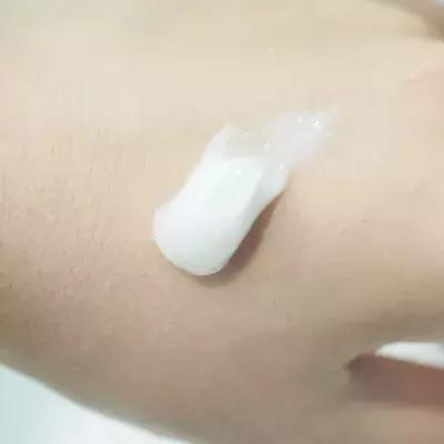 大家都不知道洗脸用什么洗最好,不知道怎么让自己洗脸